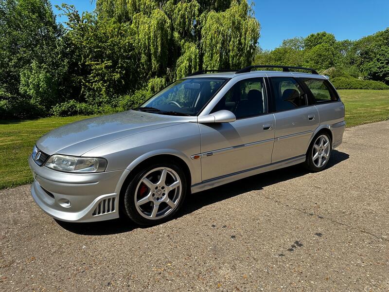 VAUXHALL VECTRA 2.5 i V6 24V GSi Touring (2000/W)