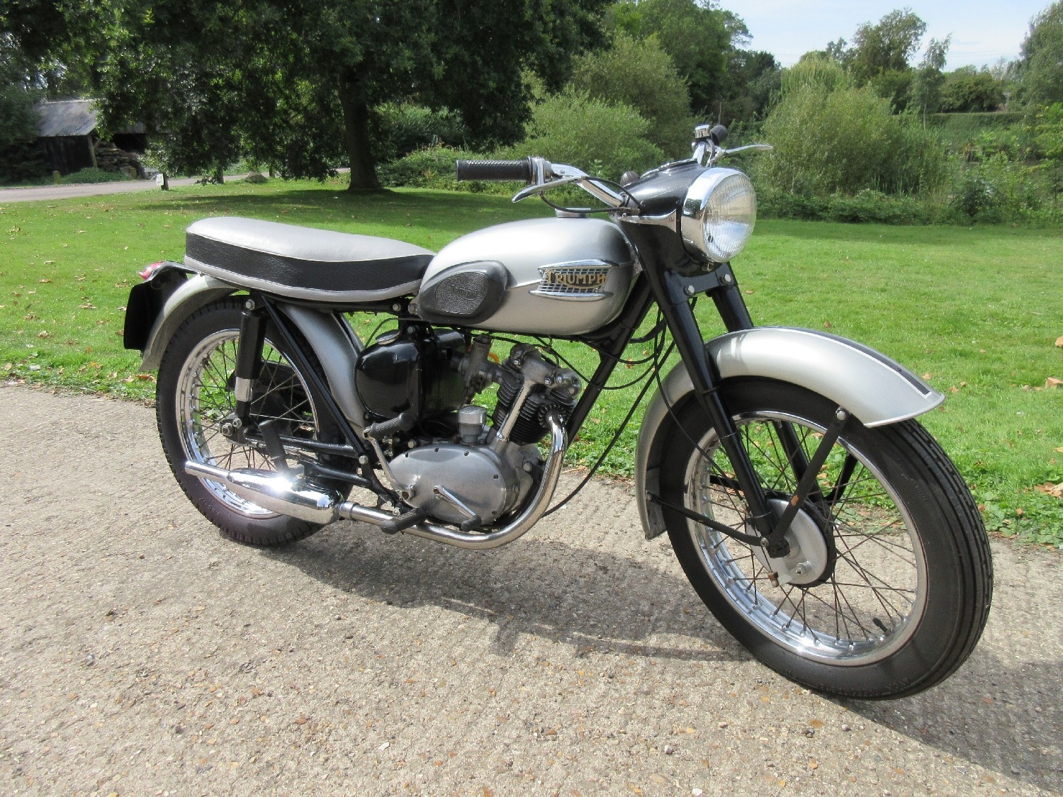 Triumph 200cc shop